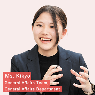 Mid-level employees Ms. Tsuchida Food Quality Management Department of Administrative Section